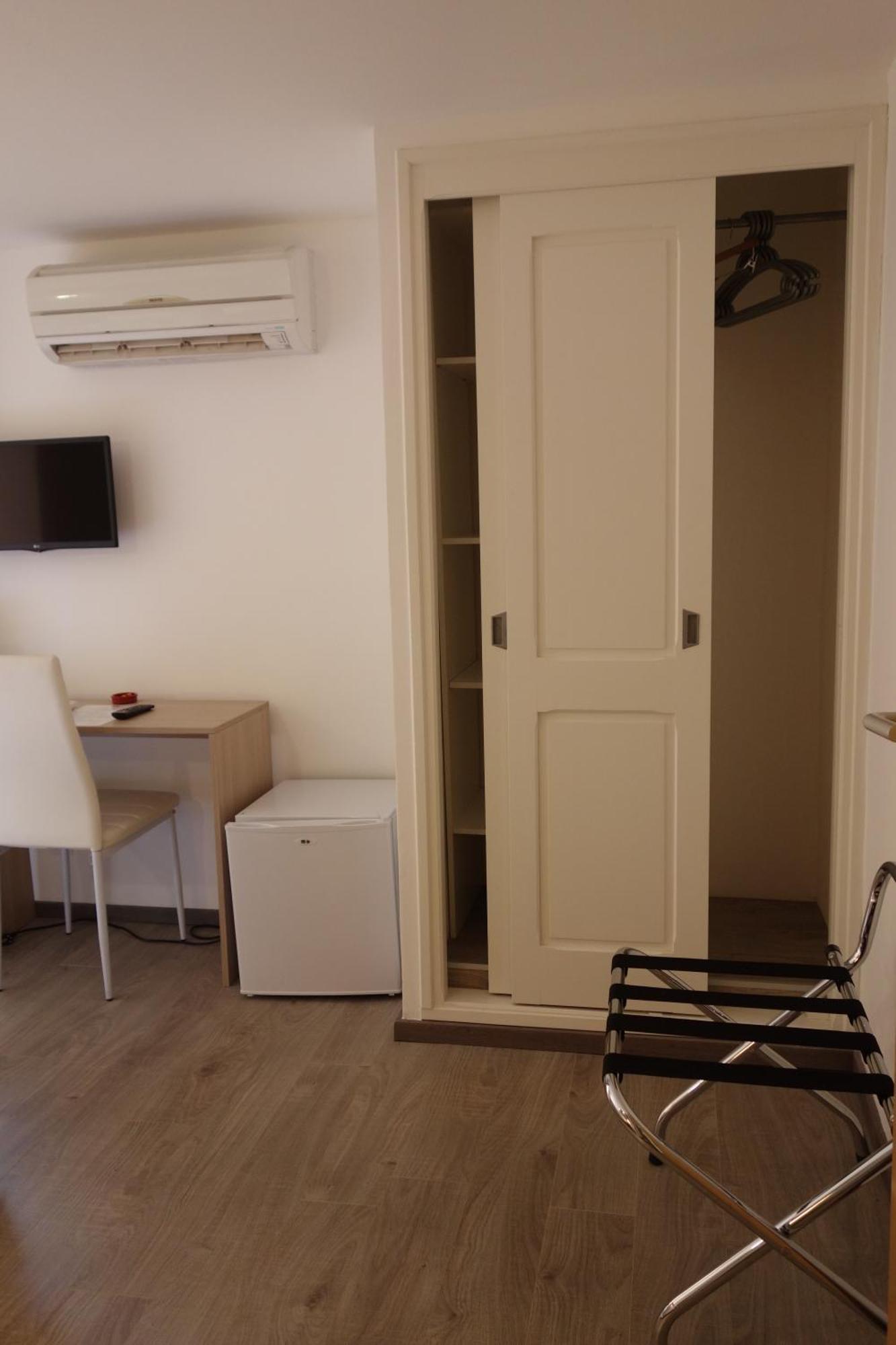 Hotel Le Prejoly Saint-Vallier-de-Thiey Ruang foto