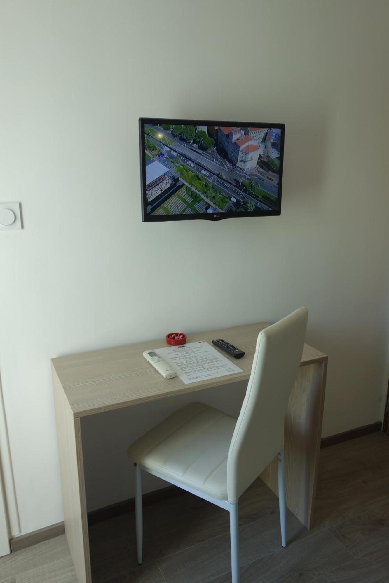 Hotel Le Prejoly Saint-Vallier-de-Thiey Ruang foto