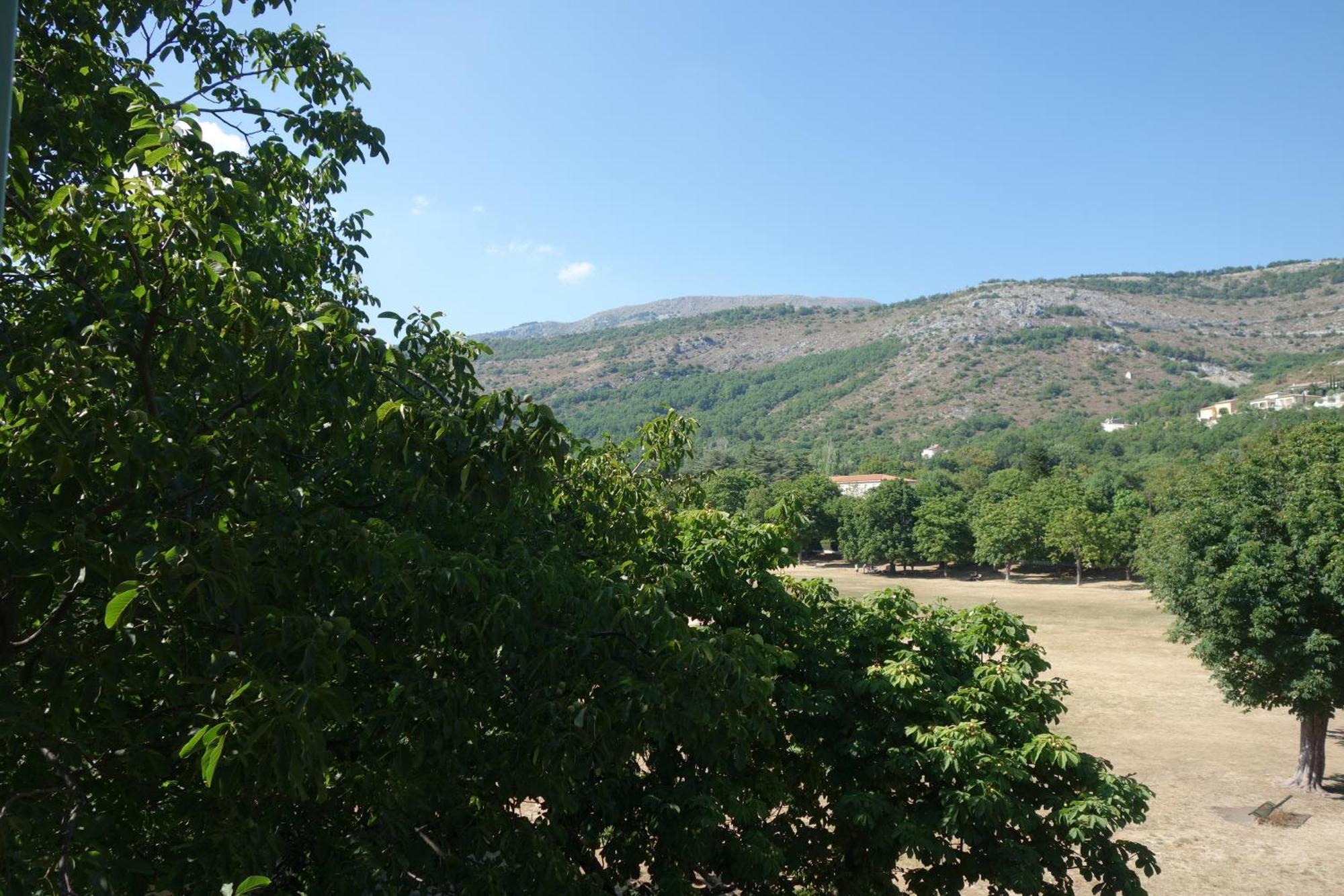 Hotel Le Prejoly Saint-Vallier-de-Thiey Ruang foto