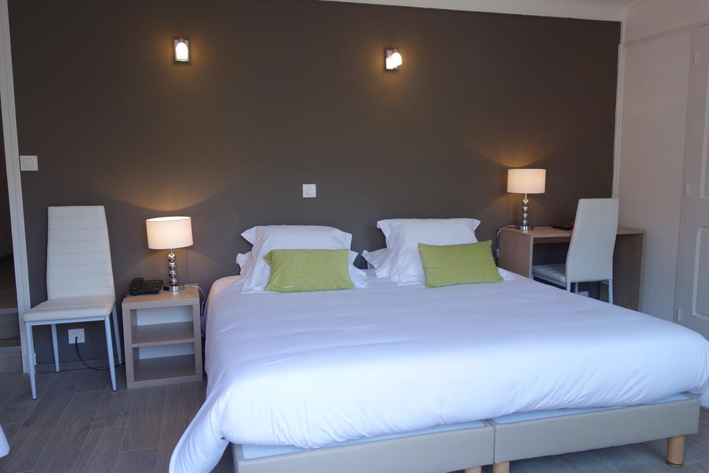 Hotel Le Prejoly Saint-Vallier-de-Thiey Bagian luar foto