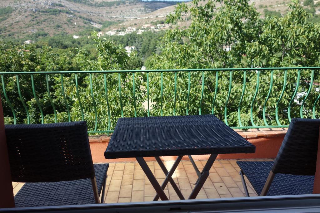 Hotel Le Prejoly Saint-Vallier-de-Thiey Bagian luar foto