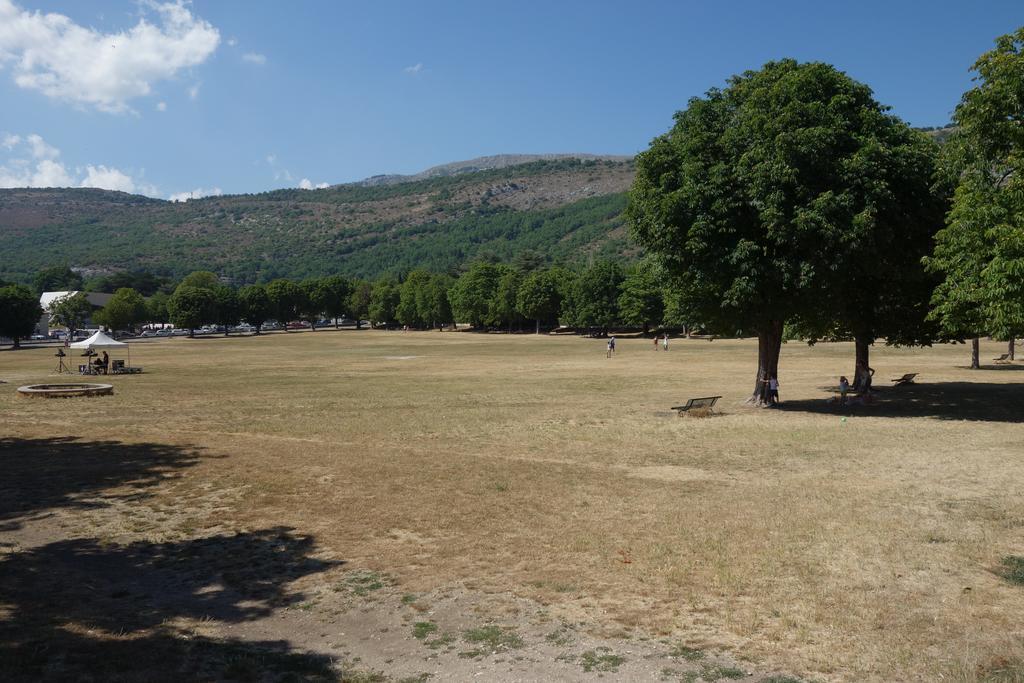 Hotel Le Prejoly Saint-Vallier-de-Thiey Bagian luar foto